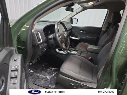 Used 2025 Nissan Frontier SV w/ SV Convenience Package AWD/4WD image 31