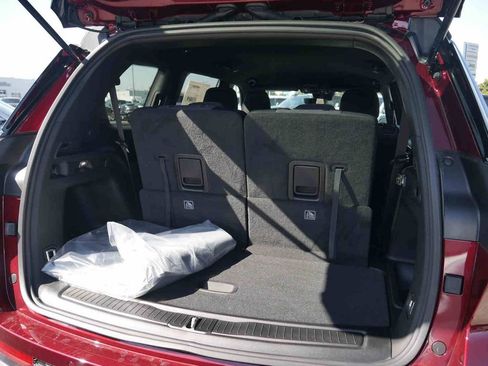 New 2025 Jeep Grand Cherokee L Laredo image 7