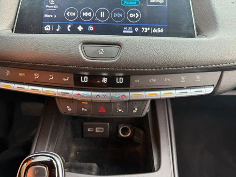 Used 2023 Cadillac XT4 Premium Luxury w/ Cold Weather Package AWD/4WD image 17