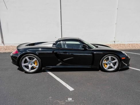 Used 2005 Porsche Carrera GT RWD image 17