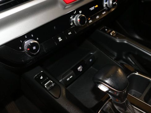 Used 2020 Kia Telluride S FWD image 27