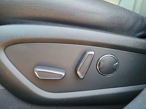 Used 2023 Lincoln Nautilus FWD image 19