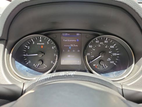 Used 2018 Nissan Rogue S FWD image 22