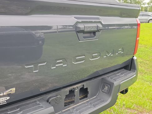 Used 2025 Toyota Tacoma SR5 AWD/4WD image 20