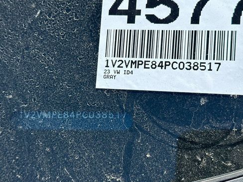 Used 2023 Volkswagen ID.4 Pro S image 3