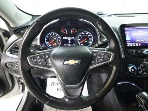 Used 2021 Chevrolet Malibu LT w/ Leather Package image 18