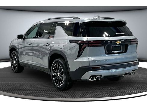 New 2026 Chevrolet Traverse LT w/ Sun and Wheel Package AWD/4WD image 4