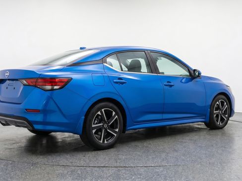 Used 2025 Nissan Sentra SV FWD image 9
