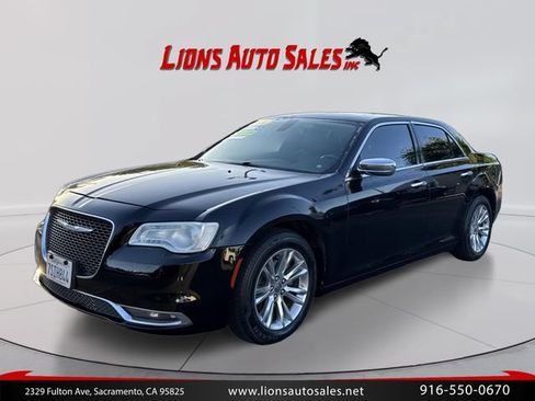 Used 2016 Chrysler 300 C RWD image 9