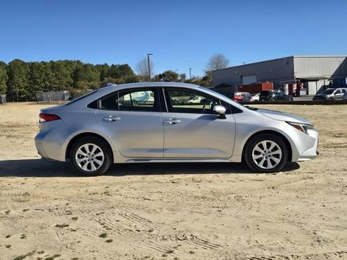 Used 2023 Toyota Corolla LE image 7
