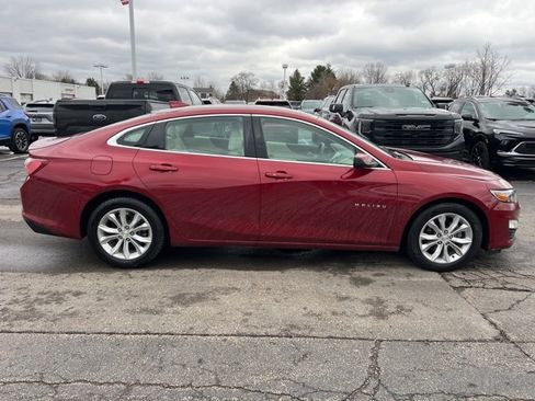 Used 2019 Chevrolet Malibu LT w/ Leather Package image 4