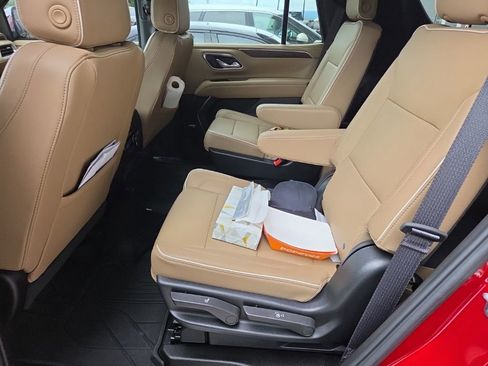 Used 2024 Chevrolet Tahoe Premier w/ Premium Package RWD image 5