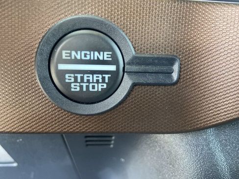 Used 2022 Ford Bronco Outer Banks w/ Sasquatch Package AWD/4WD image 17