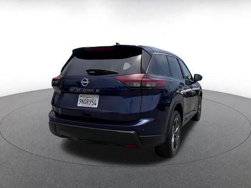 Used 2025 Nissan Rogue SV FWD image 14