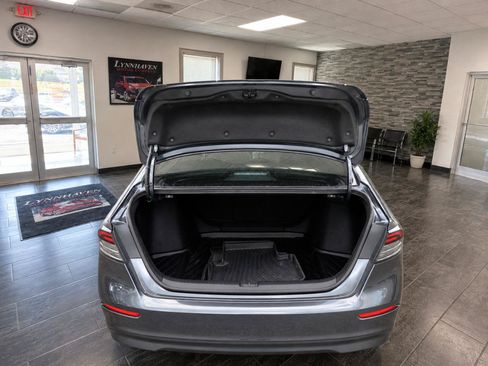 Used 2025 Honda Accord SE image 16