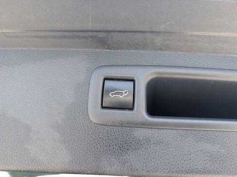 Used 2023 Toyota Highlander XLE FWD image 29
