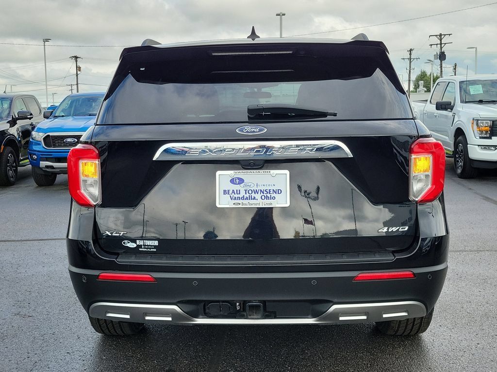 Certified 2023 Ford Explorer XLT w/ Equipment Group 202A AWD/4WD image 5