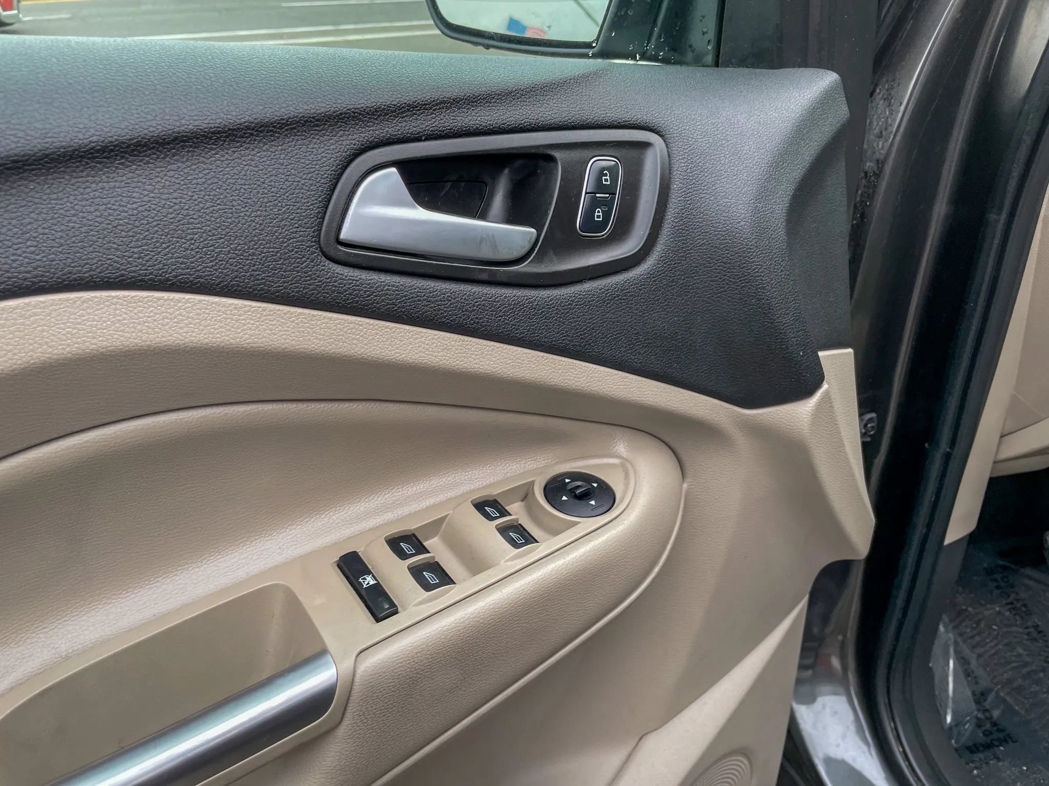 Used 2017 Ford Escape SE AWD/4WD image 11