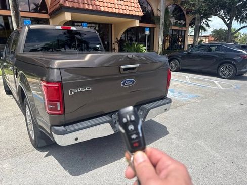 Used 2016 Ford F150 Lariat w/ Equipment Group 502A Luxury RWD image 4