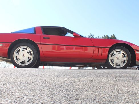 Used 1989 Chevrolet Corvette Coupe RWD image 18
