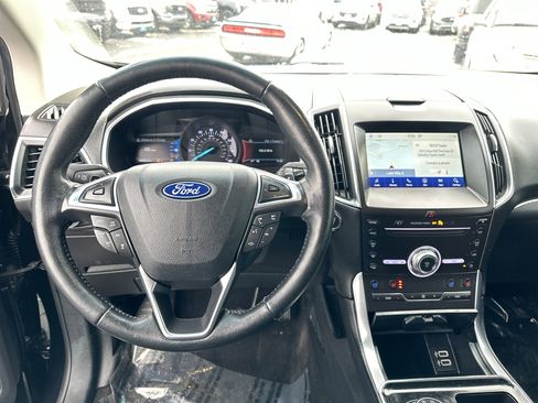Used 2019 Ford Edge Titanium w/ Equipment Group 301A image 18