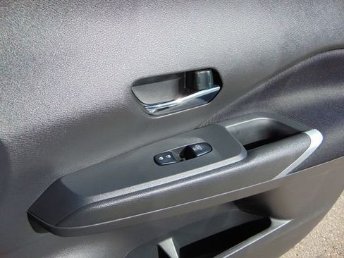 Used 2023 Nissan Kicks SV FWD image 25