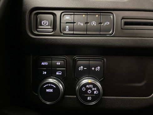 Used 2021 GMC Yukon SLT w/ Rear Media and Nav Package image 28