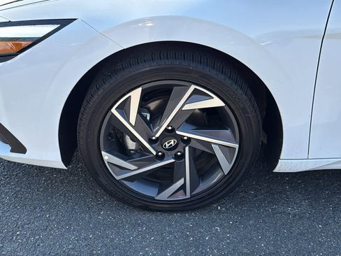 Used 2025 Hyundai Elantra SEL FWD image 10