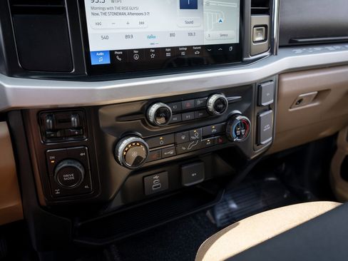 New 2026 Ford F350 XLT w/ XLT Premium Package AWD/4WD image 25