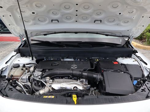 Used 2023 Mercedes-Benz GLB 250 image 20