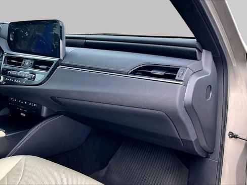 Used 2022 Lexus ES 350 Ultra Luxury w/ Accessory Package 2 FWD image 19
