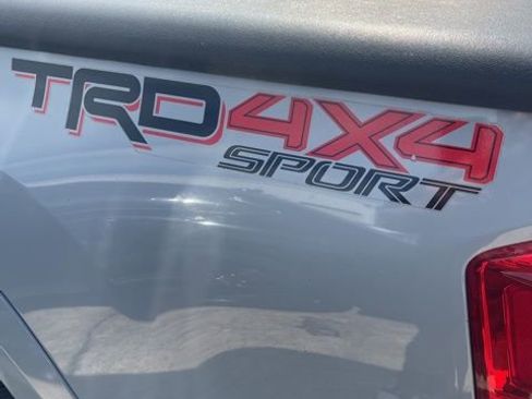 Used 2019 Toyota Tacoma TRD Sport AWD/4WD image 7