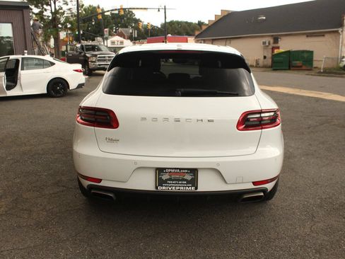 Used 2018 Porsche Macan w/ Premium Package Plus AWD/4WD image 8