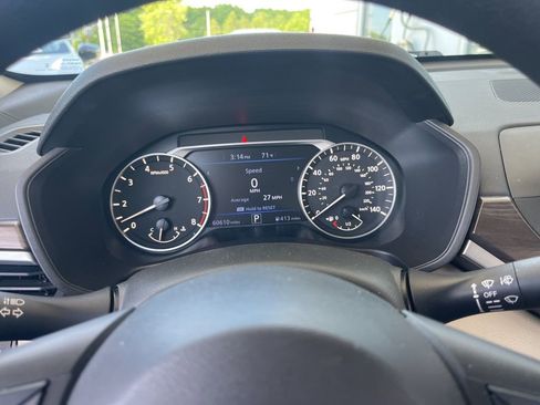 Used 2024 Nissan Altima 2.5 SV FWD image 12