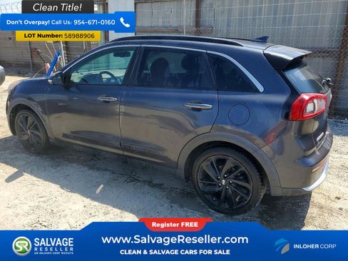 Used 2018 Kia Niro EX w/ Option Group 020 FWD image 3
