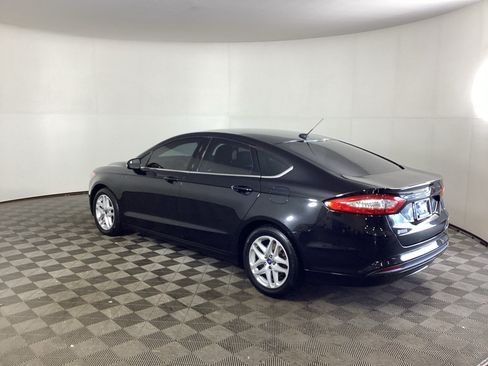 Used 2014 Ford Fusion SE FWD image 4