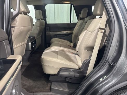 Used 2018 Ford Expedition XLT w/ Equipment Group 201A image 10