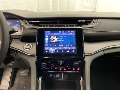 New 2025 Jeep Grand Cherokee L Altitude AWD/4WD image 10