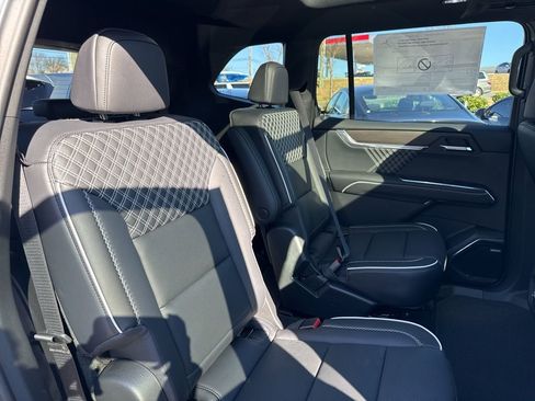New 2026 GMC Acadia Denali w/ Super Cruise Package FWD image 29
