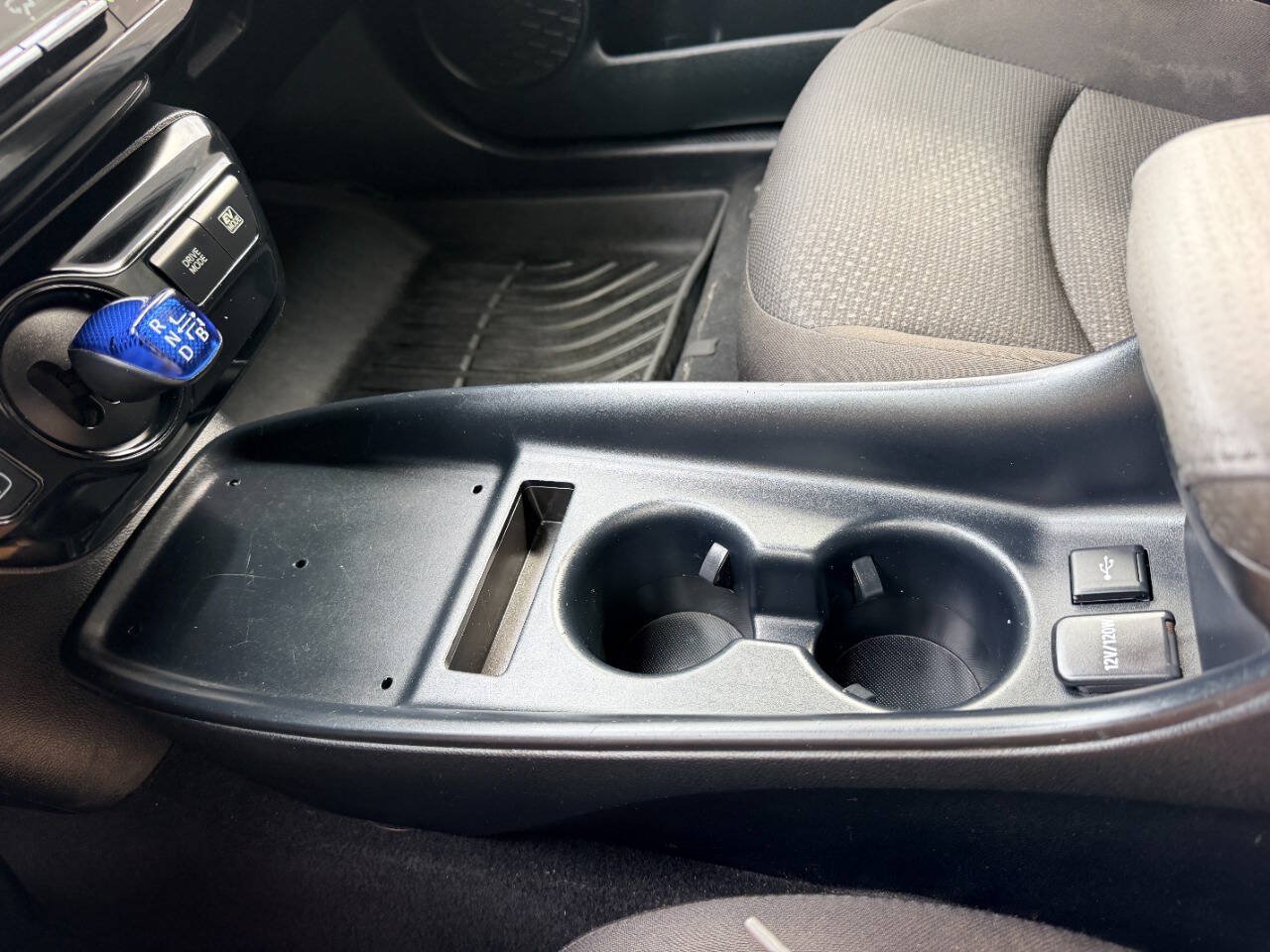 Used 2022 Toyota Prius LE FWD image 46
