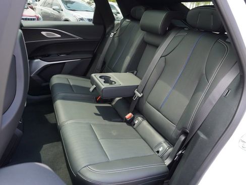 New 2025 Cadillac Lyriq Luxury image 8