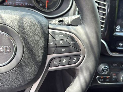 Used 2021 Jeep Cherokee Limited AWD/4WD image 17