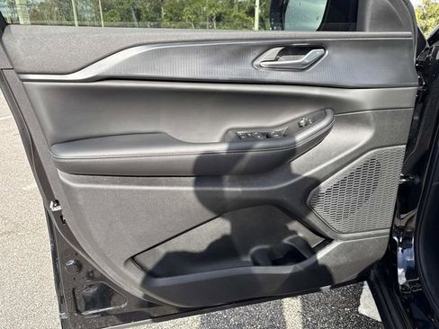 New 2025 Jeep Grand Cherokee Laredo X image 17