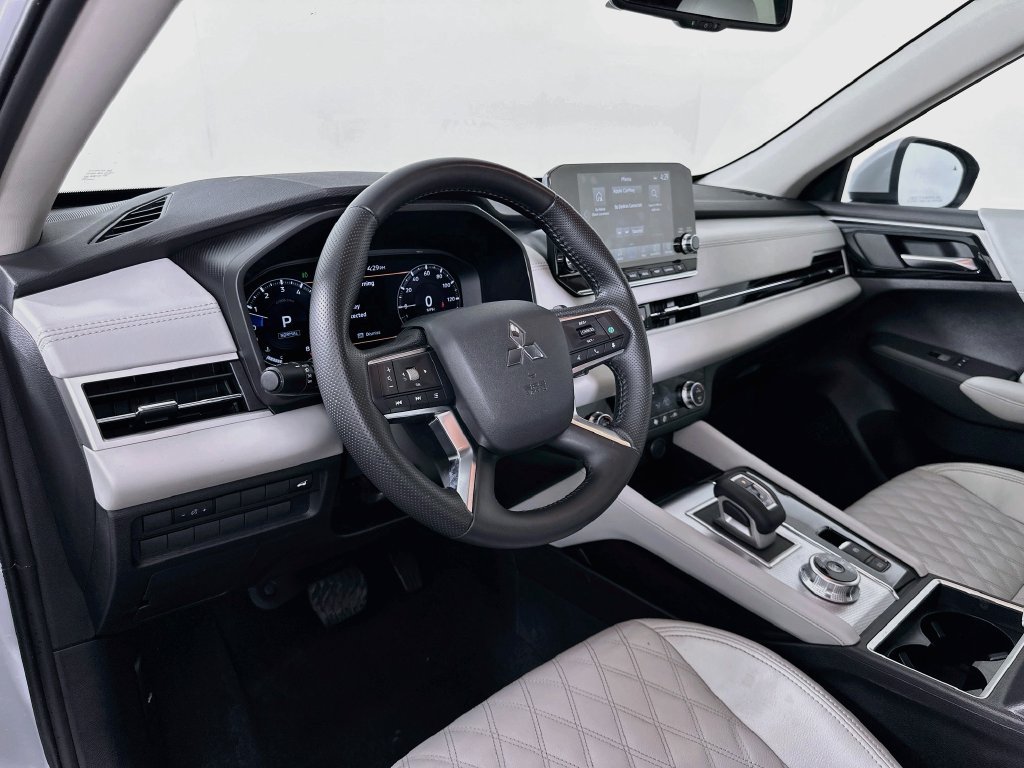 Used 2024 Mitsubishi Outlander SEL FWD image 9