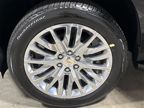 New 2026 Chevrolet Suburban Premier w/ Sun And Tow Package image 27