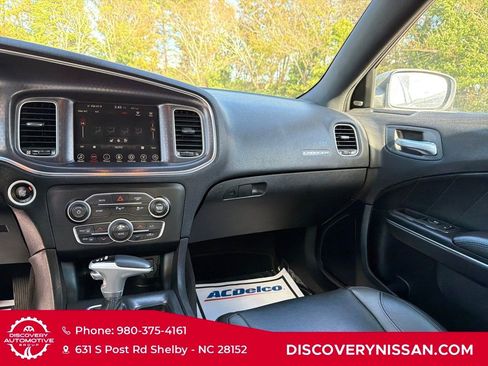 Used 2017 Dodge Charger R/T w/ Plus Group image 33