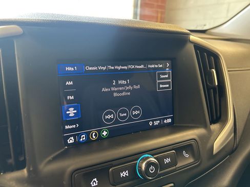 Used 2022 GMC Terrain SLE w/ Driver Convenience Package image 11