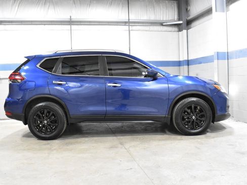 Used 2019 Nissan Rogue S image 27