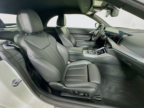 Used 2025 BMW M440i Convertible w/ Premium Package image 28