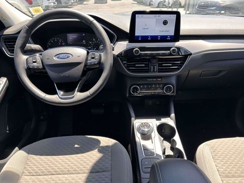 Used 2022 Ford Escape SE w/ SE Sport Appearance Package AWD/4WD image 16